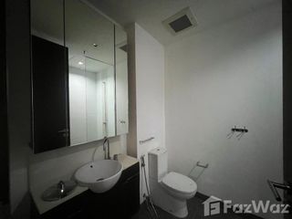 Condo en venta de 2 habitaciones en Yan Nawa, Bangkok