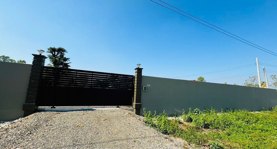 For sale 3 bedrooms house in Dok Khamtai, Phayao