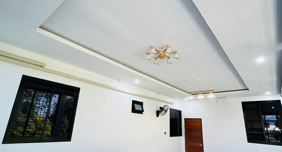 For sale 3 bedrooms house in Dok Khamtai, Phayao
