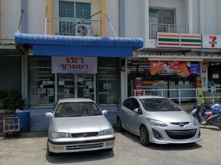 For rent 3 bedrooms townhouse in Mueang Samut Sakhon, Samut Sakhon
