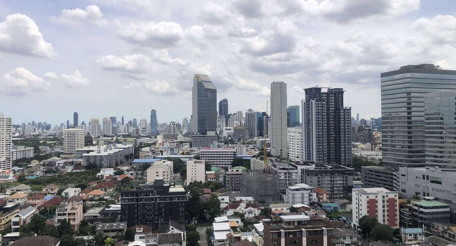 For sale 1 bed condo in Huai Khwang, Bangkok