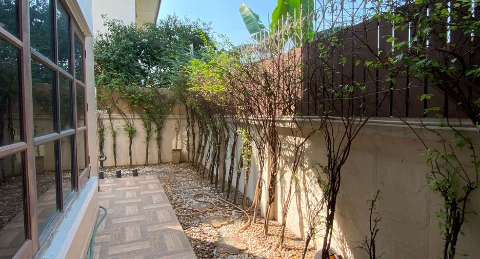 Casa en venta de 4 habitaciones en Thawi Watthana, Bangkok