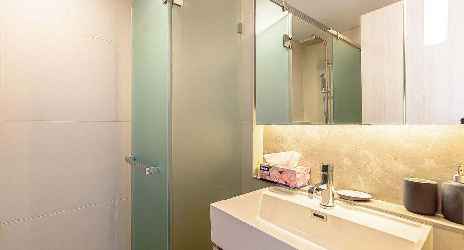 For sale 2 bedrooms condo in Khlong Toei, Bangkok