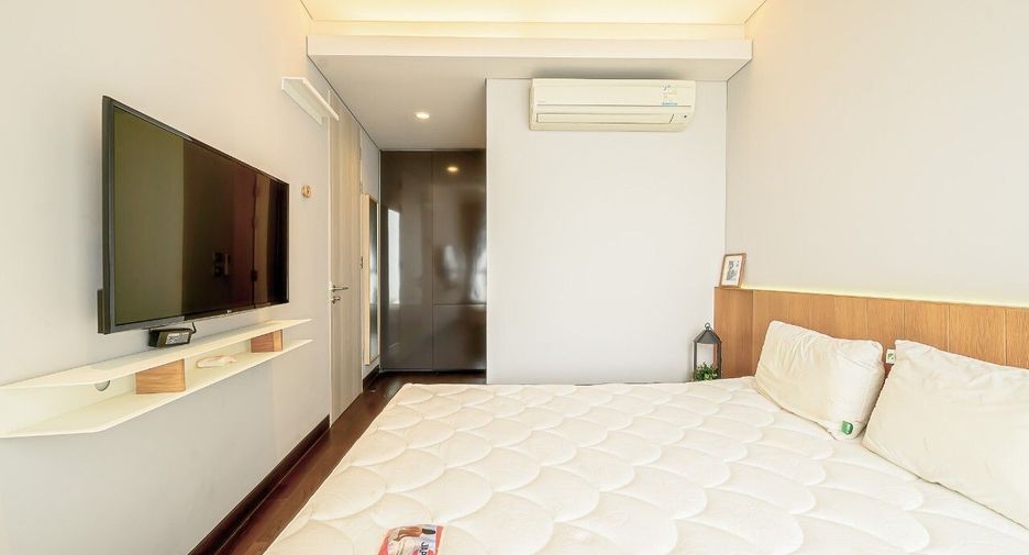 For sale 2 bedrooms condo in Khlong Toei, Bangkok