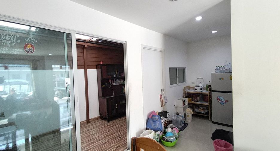 À vendre 3 chambres maison de ville à Sam Phran, Nakhon Pathom