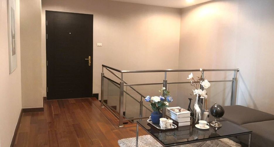 For sale 5 bedrooms condo in Huai Khwang, Bangkok
