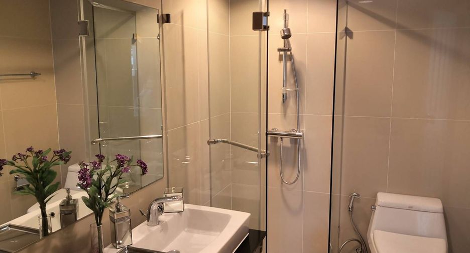 For sale 5 bedrooms condo in Huai Khwang, Bangkok