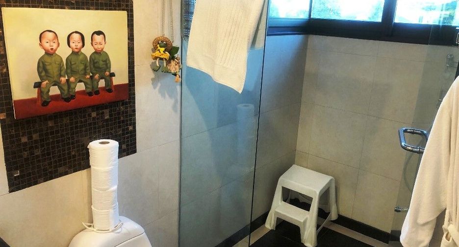 For sale 3 bedrooms condo in Watthana, Bangkok
