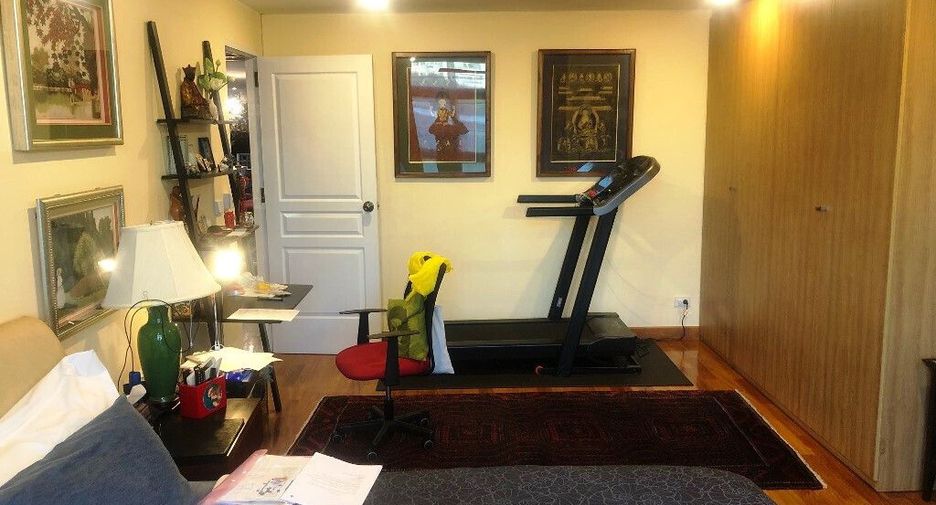 For sale 3 bedrooms condo in Watthana, Bangkok