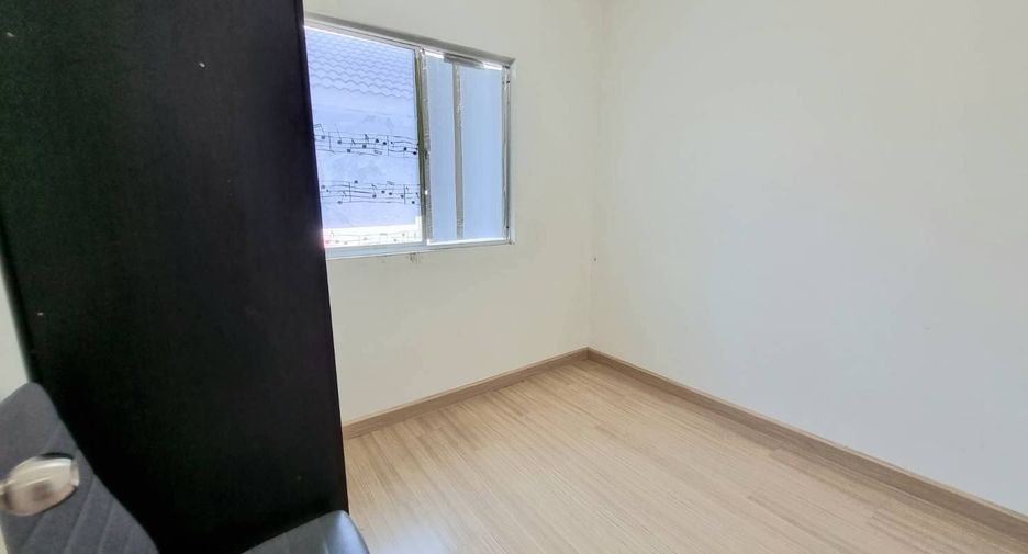 For sale 3 bedrooms townhouse in Mueang Nonthaburi, Nonthaburi
