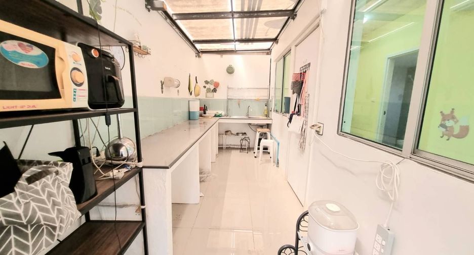 For sale 3 bedrooms townhouse in Mueang Nonthaburi, Nonthaburi