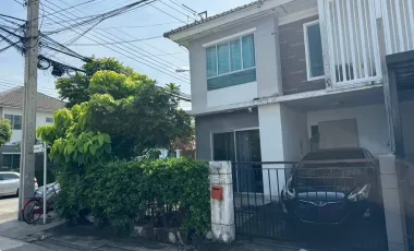 For sale 3 bedrooms townhouse in Mueang Nonthaburi, Nonthaburi