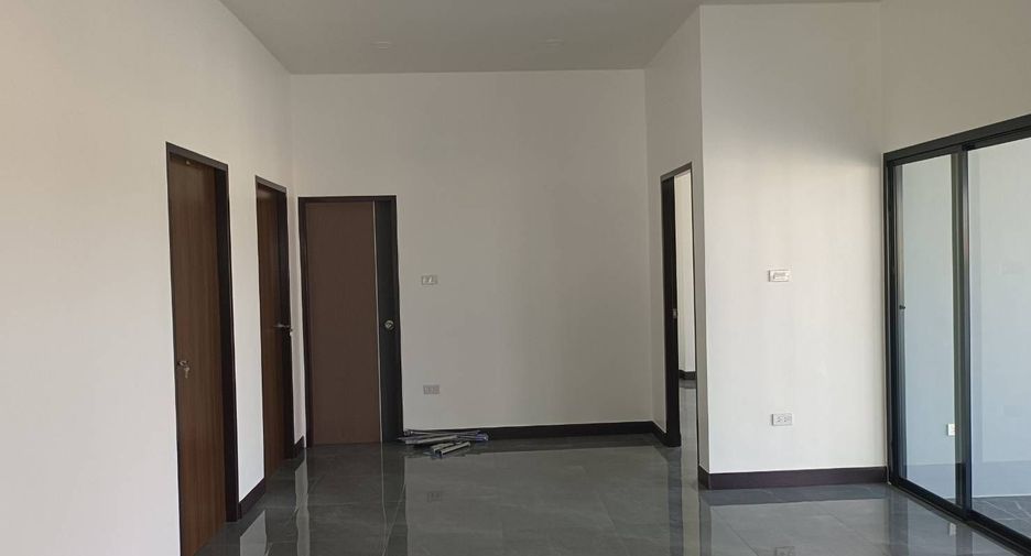 For sale 3 bedrooms house in Phanat Nikhom, Chonburi