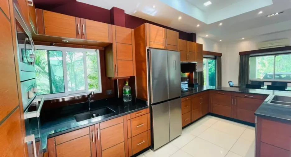 Villa zum Kauf mit 6 Zimmer in Mueang Chiang Rai, Chiang Rai