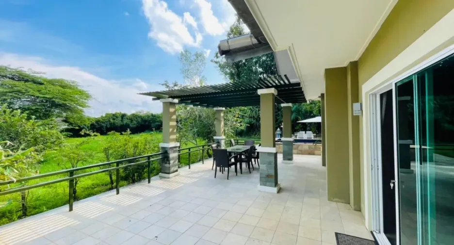 Villa zum Kauf mit 6 Zimmer in Mueang Chiang Rai, Chiang Rai