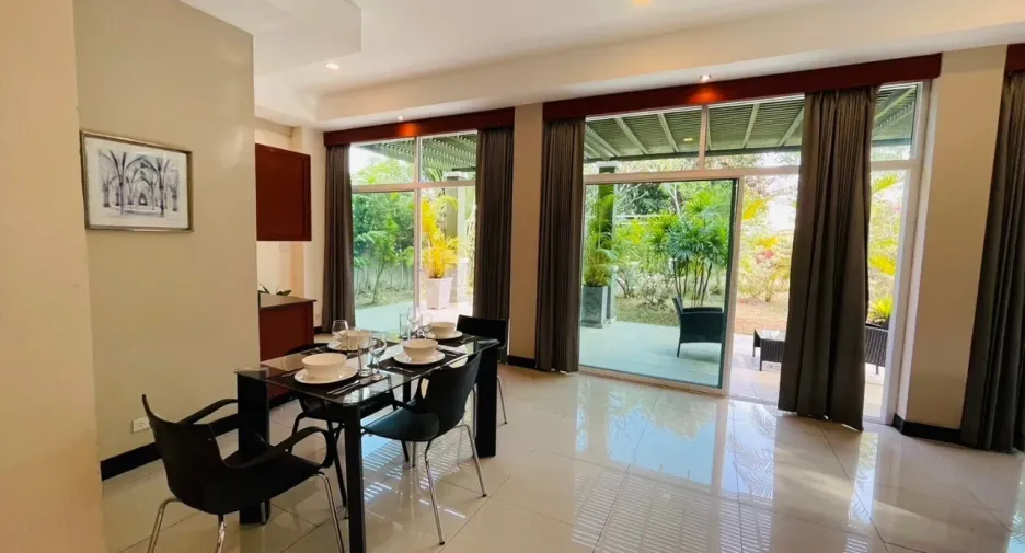 Villa zum Kauf mit 6 Zimmer in Mueang Chiang Rai, Chiang Rai
