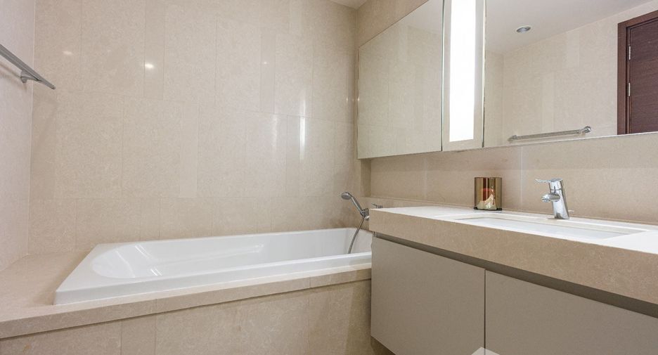 Condo en alquiler y en venta de 2 habitaciones en Watthana, Bangkok
