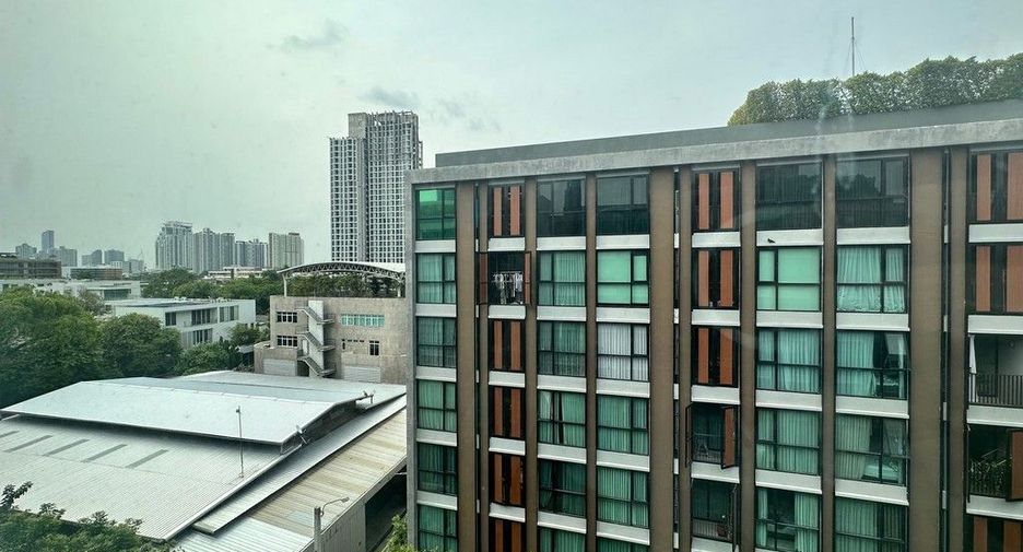 出售 2 卧室 公寓 在 Khlong Toei, 曼谷