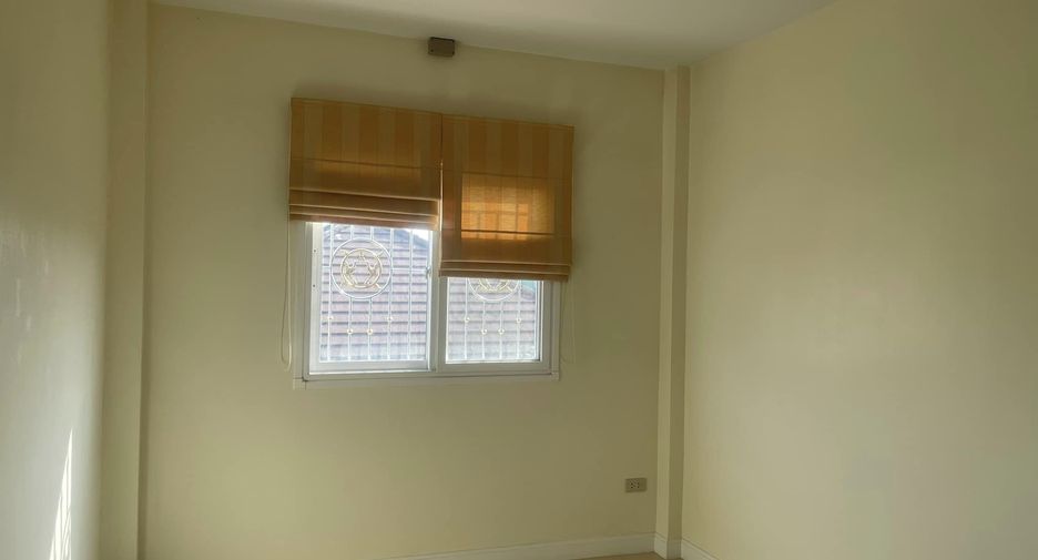 À vendre 4 chambres maison de ville à Mueang Nakhon Si Thammarat, Nakhon Si Thammarat