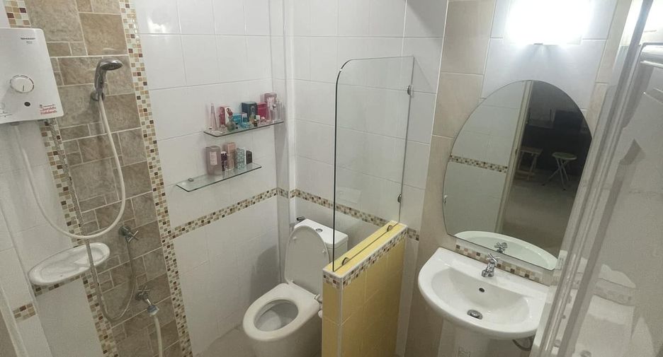 À vendre 4 chambres maison de ville à Mueang Nakhon Si Thammarat, Nakhon Si Thammarat
