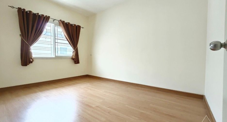 À vendre 5 chambres maison de ville à Bang Kruai, Nonthaburi