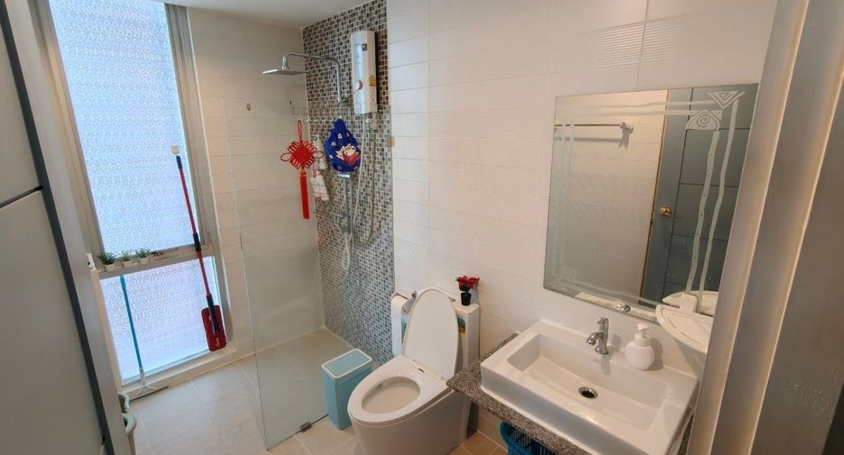 For sale 1 bed condo in Suan Luang, Bangkok