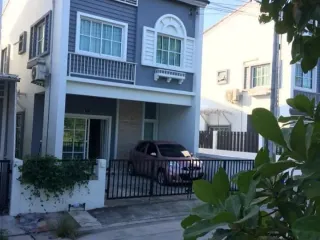 出售 4 卧室 联排别墅 在 Mueang Chon Buri, Chon Buri
