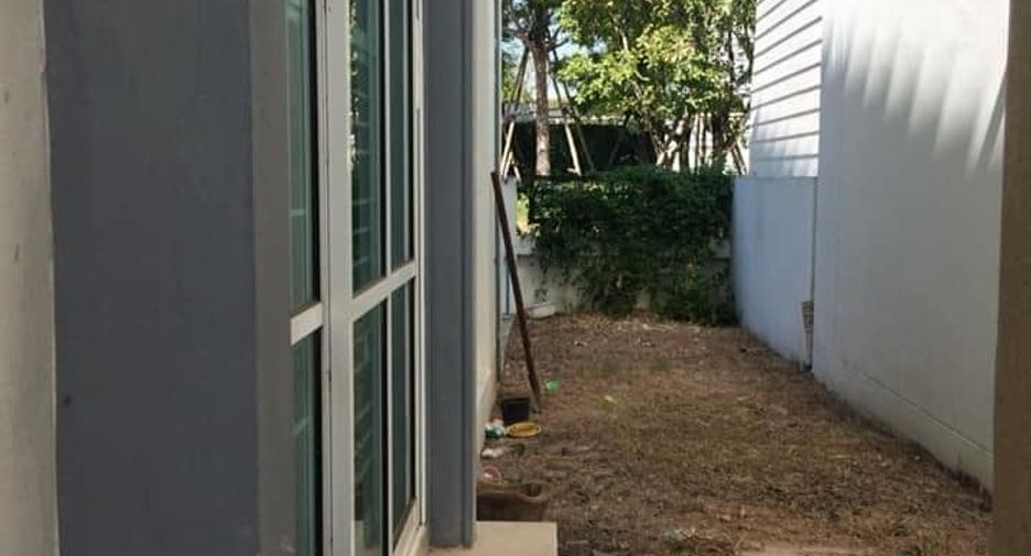 Casa adosada en venta de 4 habitaciones en Mueang Chon Buri, Chonburi