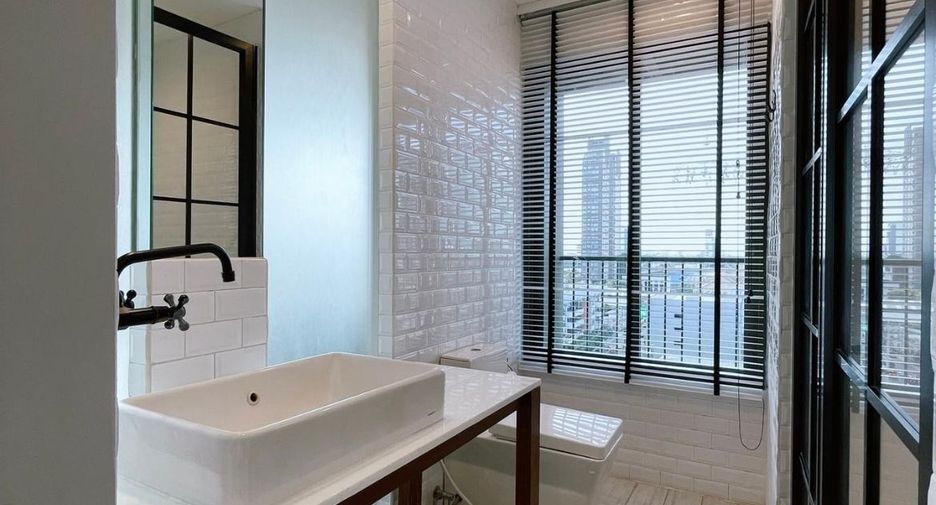 For sale 1 bed condo in Watthana, Bangkok
