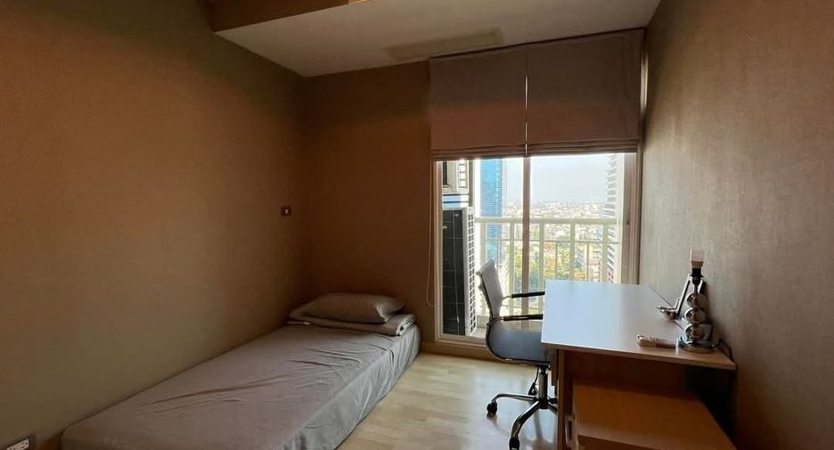 For sale 2 bedrooms condo in Watthana, Bangkok