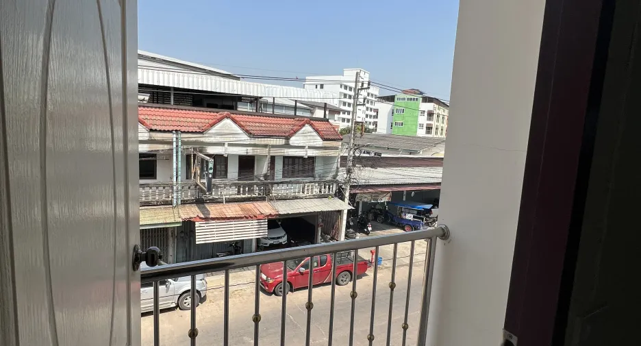 Продажа 2 спальни таунхаус в Mueang Kamphaeng Phet, Кампхэнгпхет
