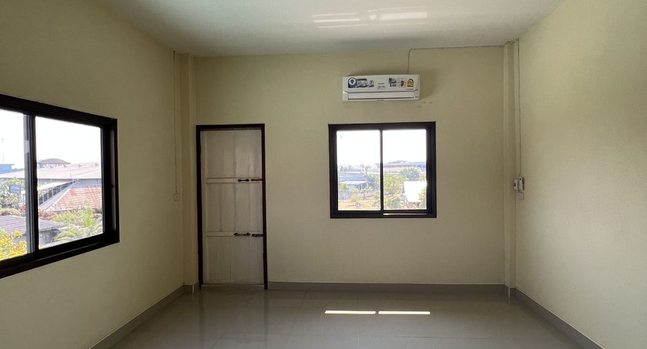 Продажа 2 спальни таунхаус в Mueang Kamphaeng Phet, Кампхэнгпхет
