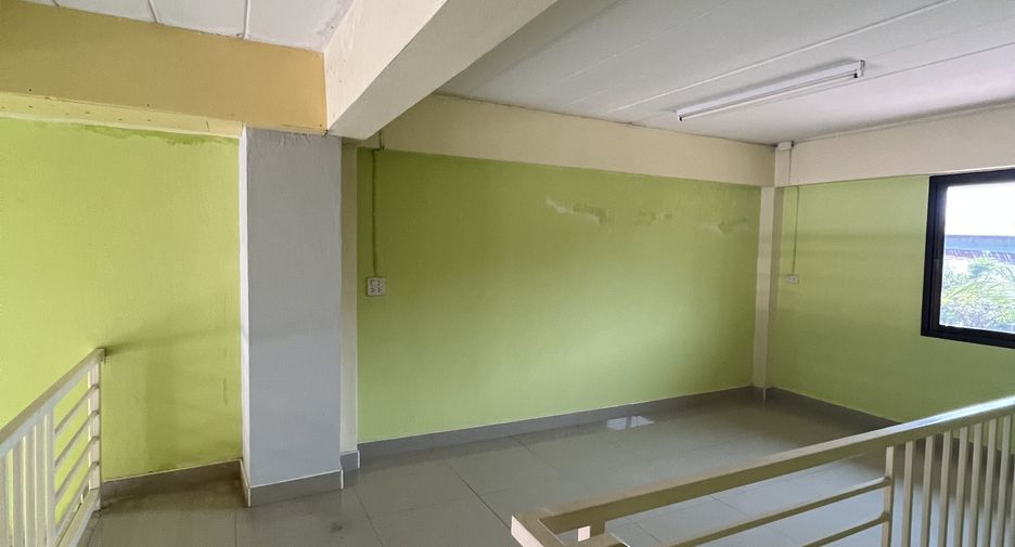 Продажа 2 спальни таунхаус в Mueang Kamphaeng Phet, Кампхэнгпхет