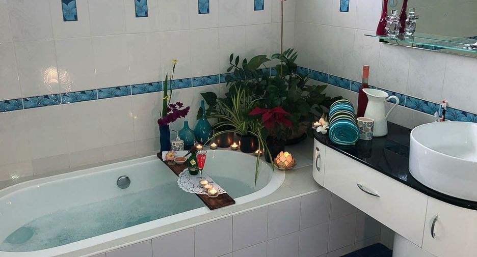 For sale 6 bedrooms house in Mueang Loei, Loei