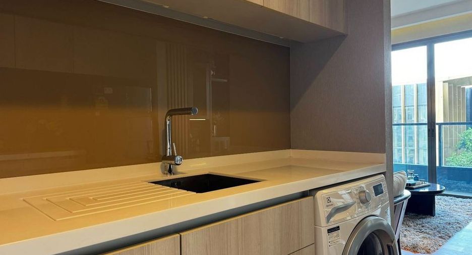 For sale 2 bedrooms condo in Khlong Toei, Bangkok