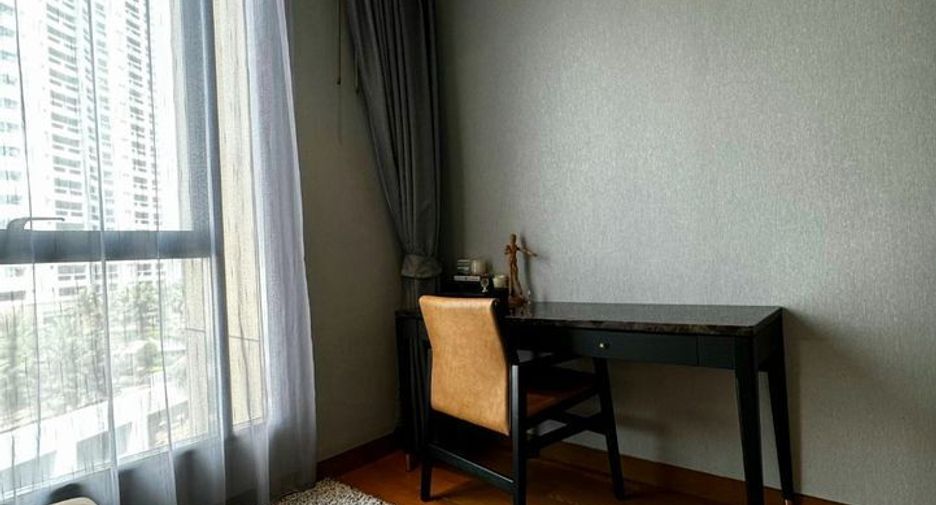 For sale 2 bedrooms condo in Khlong Toei, Bangkok