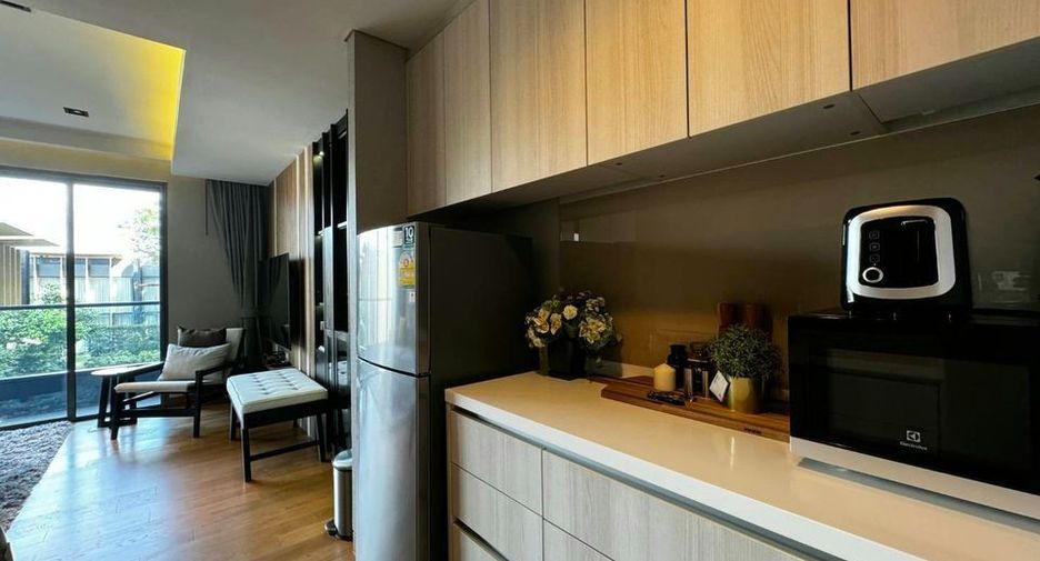 For sale 2 bedrooms condo in Khlong Toei, Bangkok