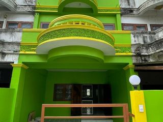 Продажа 4 спальни таунхаус в Khlong Luang, Патумтани