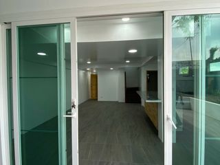 À vendre 3 chambres maison de ville à Bang Sao Thong, Samut Prakan