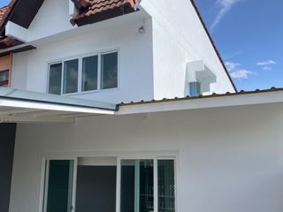 À vendre 3 chambres maison de ville à Bang Sao Thong, Samut Prakan