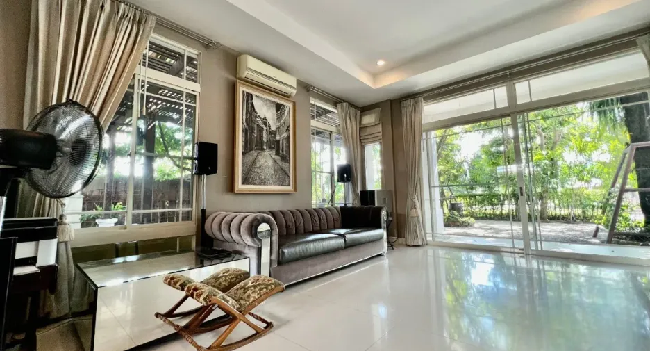 À vendre 4 chambres maison à Sai Mai, Bangkok