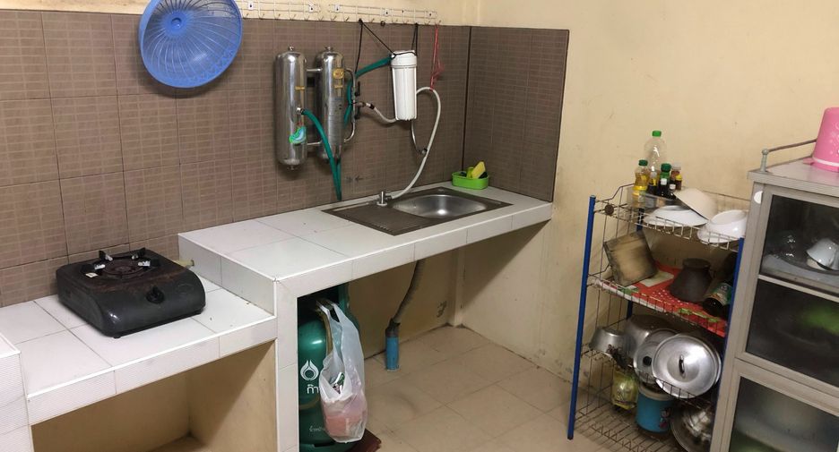 For sale and for rent 2 bedrooms townhouse in Mueang Chon Buri, Chonburi