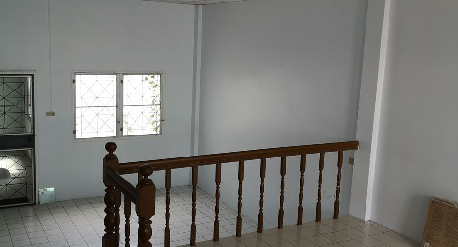 For rent 2 bedrooms townhouse in Mueang Chon Buri, Chonburi