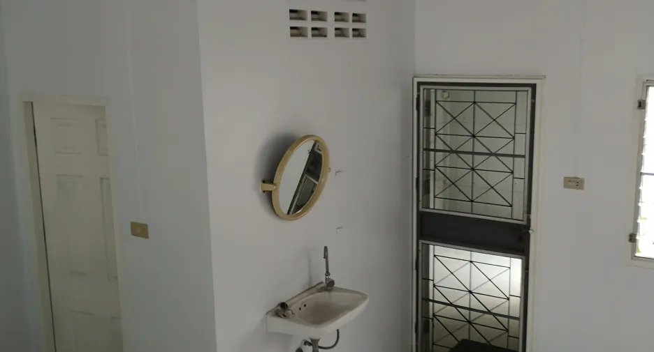 For rent 2 bedrooms townhouse in Mueang Chon Buri, Chonburi