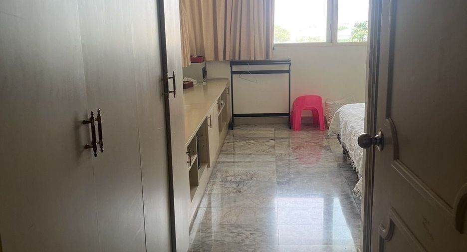 For sale 3 bedrooms condo in Suan Luang, Bangkok