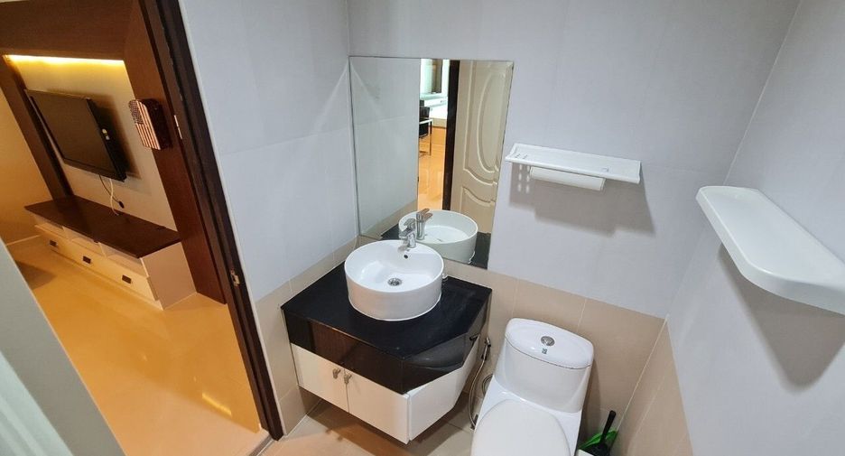 For sale 1 bed condo in Watthana, Bangkok
