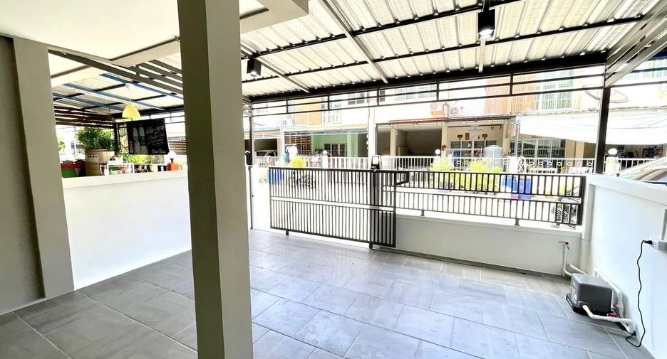 À vendre 3 chambres maison de ville à Mueang Samut Prakan, Samut Prakan