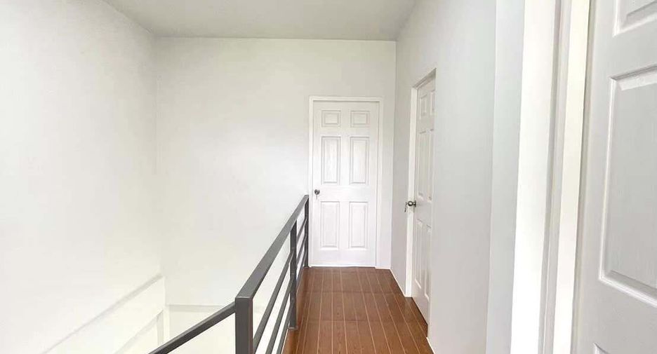 À vendre 3 chambres maison de ville à Mueang Samut Prakan, Samut Prakan