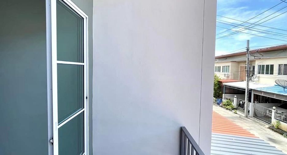 À vendre 3 chambres maison de ville à Mueang Samut Prakan, Samut Prakan