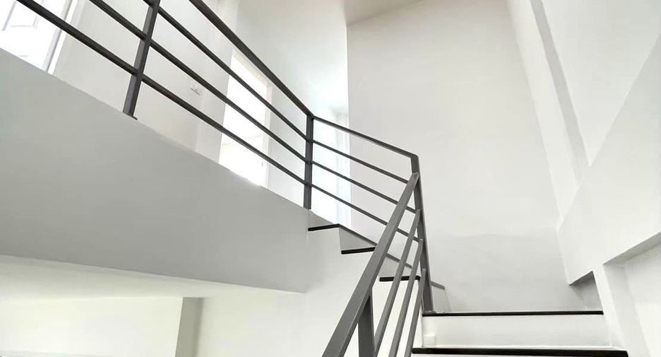 À vendre 3 chambres maison de ville à Mueang Samut Prakan, Samut Prakan